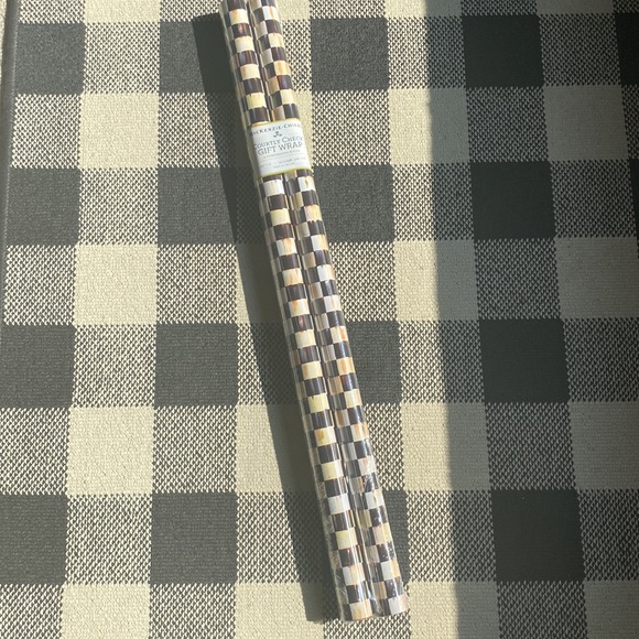 MACKENZIE🐝👑🛍️ CHILDS RETIRED RARE 2 PACK 25 sqft total WRAPPING PAPER - Picture 2 of 4